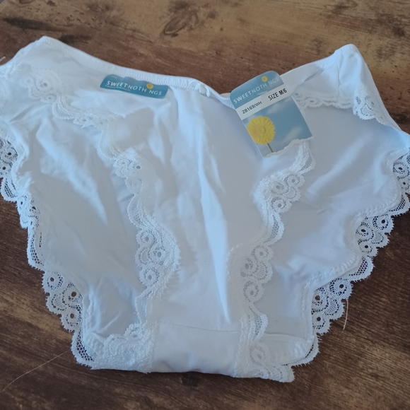 Sweet nothings white size 6 undies - Picture 3 of 5
